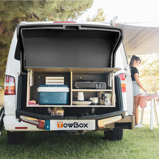 БАГАЖНИК ЗА ТЕГЛИЧ TowBox Camper Life (къс модел) с вграден шкаф за кухня