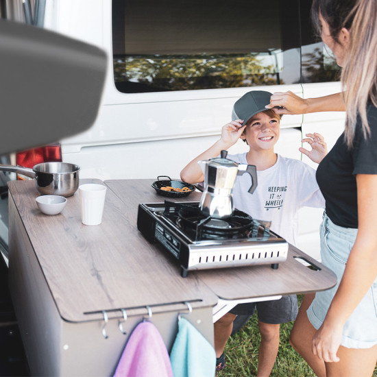 БАГАЖНИК ЗА ТЕГЛИЧ TowBox Camper Life (къс модел) с вграден шкаф за кухня